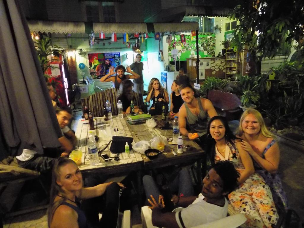 The Oasis Hostel (Adults Only) Bangkok Exterior foto
